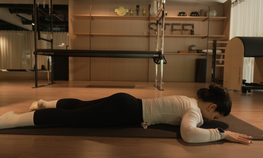Tư thế chuẩn bị cho bài tập Swan Prep