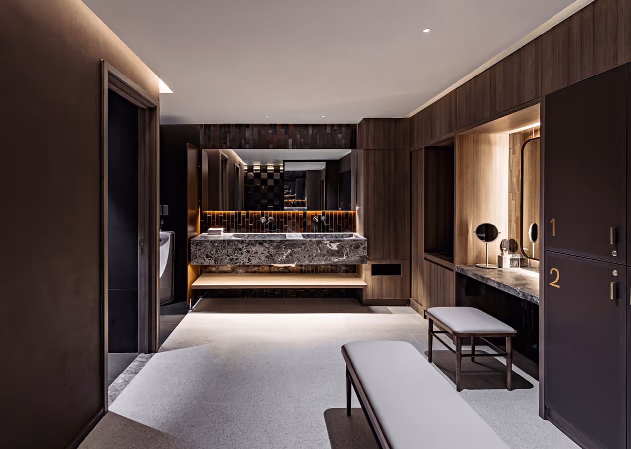 Locker and shower room at STEEL District 2
